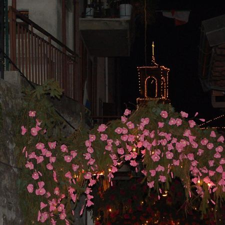 Holiday On The Island Monte Isola Exterior photo